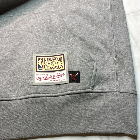 Chicago Bulls Mitchell & Ness Hardwood Classics Ghost Camo Pullover Hoodie - NWT - Picture 5 of 5